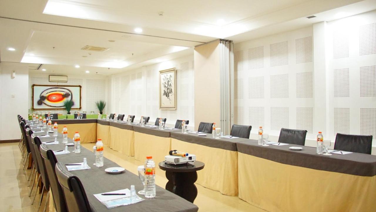 Gp Mega Kuningan Jakarta Exterior photo