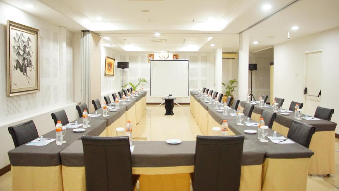 Gp Mega Kuningan Jakarta Exterior photo